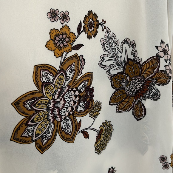 Maurices LIKE NEW Long Sleeve Floral Blouse - Picture 5 of 6